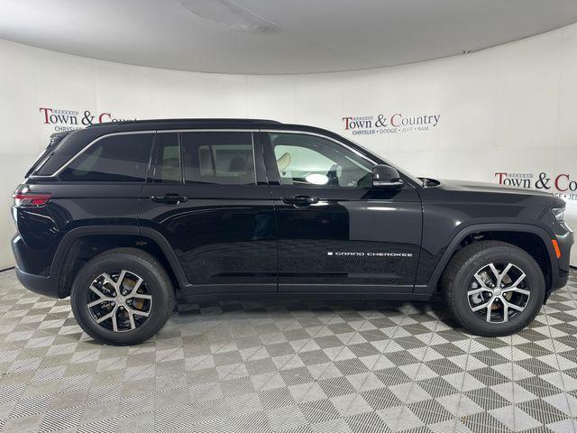 new 2024 Jeep Grand Cherokee car, priced at $39,795