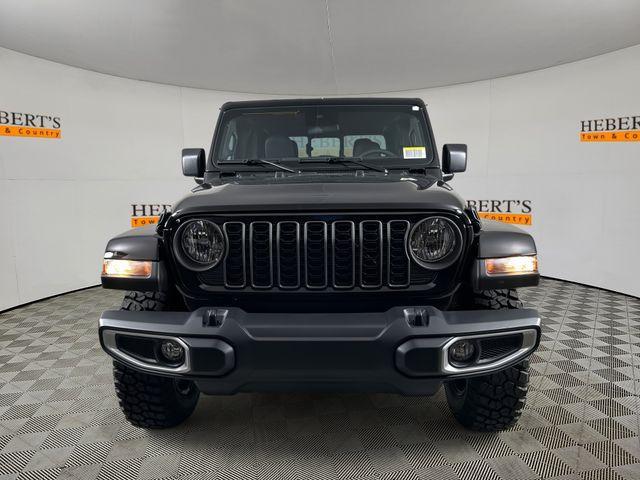 new 2025 Jeep Gladiator car, priced at $46,622