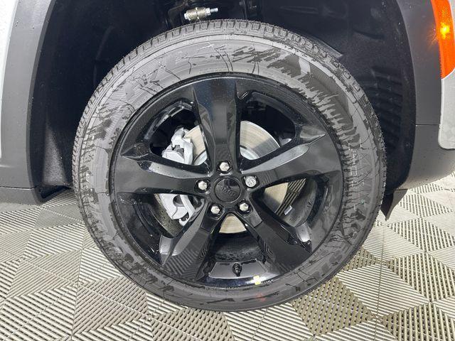 new 2025 Jeep Grand Cherokee car, priced at $44,125