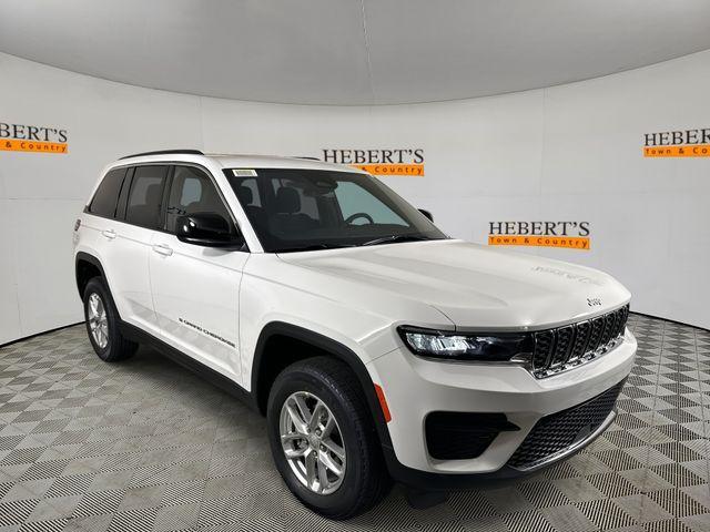 new 2025 Jeep Grand Cherokee car, priced at $40,575