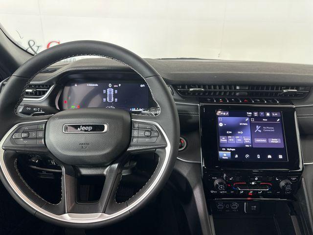 new 2025 Jeep Grand Cherokee car, priced at $40,575