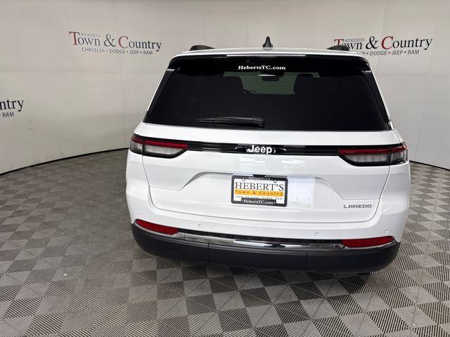 new 2025 Jeep Grand Cherokee car, priced at $40,575