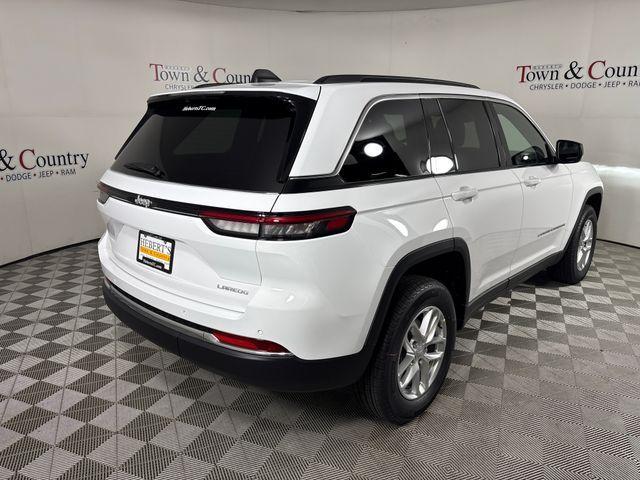 new 2025 Jeep Grand Cherokee car, priced at $40,575