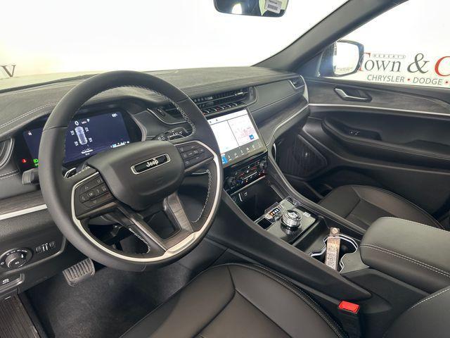 new 2025 Jeep Grand Cherokee car, priced at $47,985