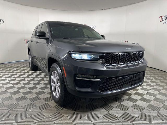 used 2022 Jeep Grand Cherokee car, priced at $33,000