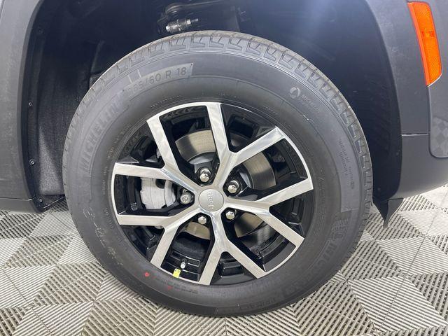 new 2025 Jeep Grand Cherokee car, priced at $39,181