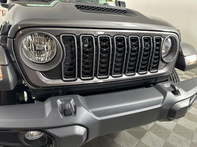 new 2025 Jeep Gladiator car, priced at $47,450