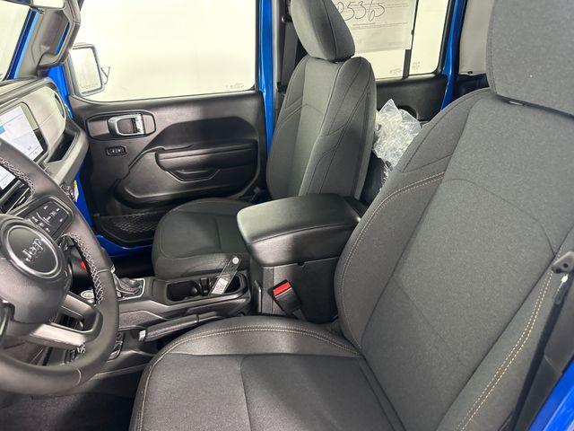 new 2025 Jeep Gladiator car, priced at $42,805