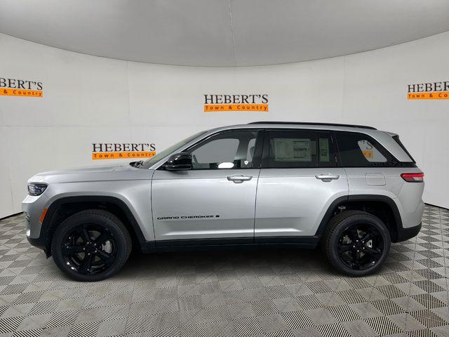 new 2025 Jeep Grand Cherokee car, priced at $42,220