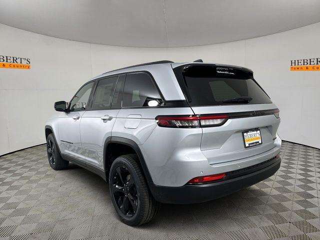 new 2025 Jeep Grand Cherokee car, priced at $42,220