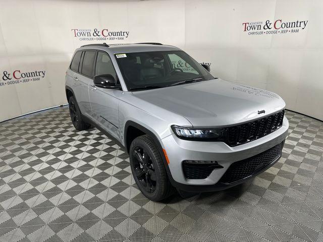 new 2025 Jeep Grand Cherokee car, priced at $42,220