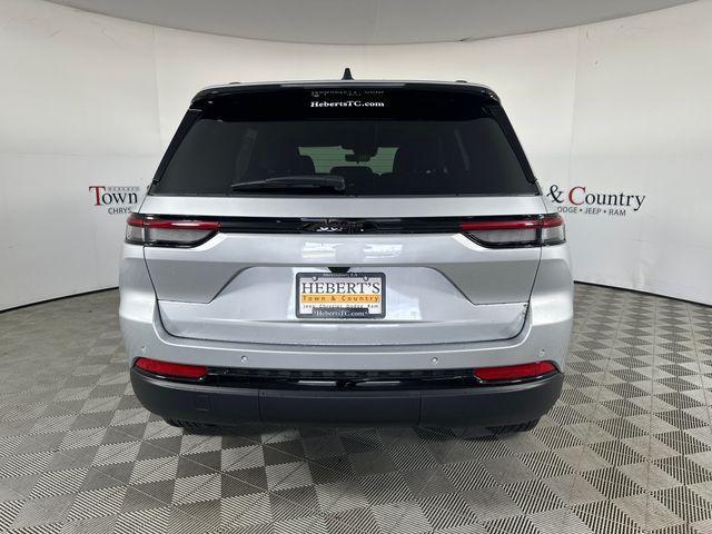 new 2025 Jeep Grand Cherokee car, priced at $44,730