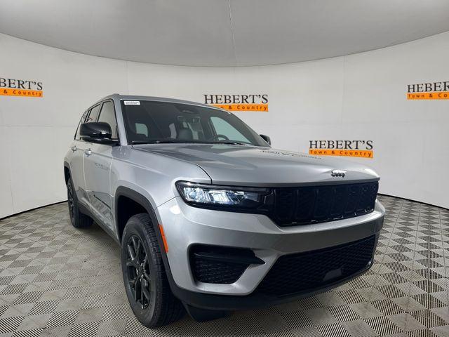 new 2025 Jeep Grand Cherokee car, priced at $44,730