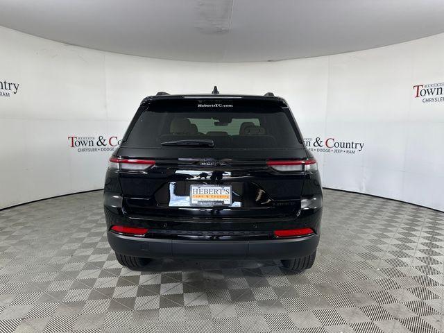 new 2025 Jeep Grand Cherokee car, priced at $42,720
