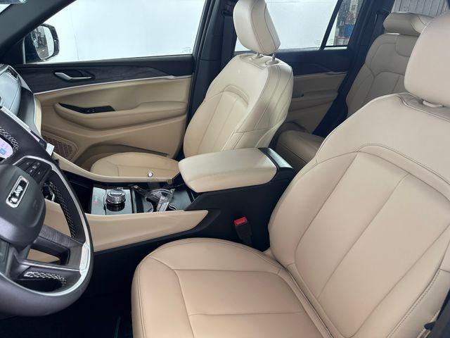 new 2025 Jeep Grand Cherokee car, priced at $42,720