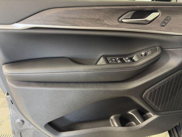 new 2025 Jeep Grand Cherokee L car, priced at $46,351