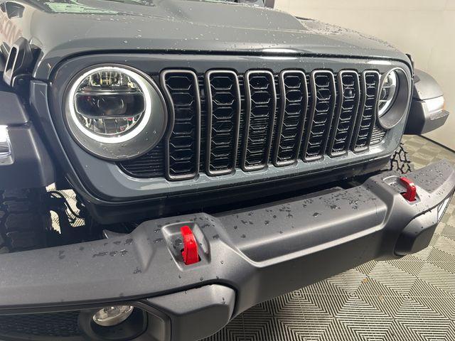 new 2025 Jeep Gladiator car, priced at $49,702