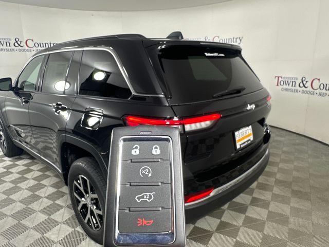 new 2025 Jeep Grand Cherokee car, priced at $41,745