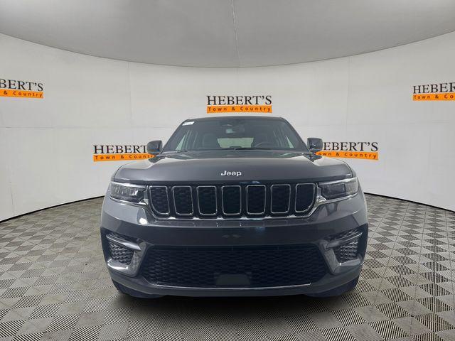 new 2025 Jeep Grand Cherokee car, priced at $41,220