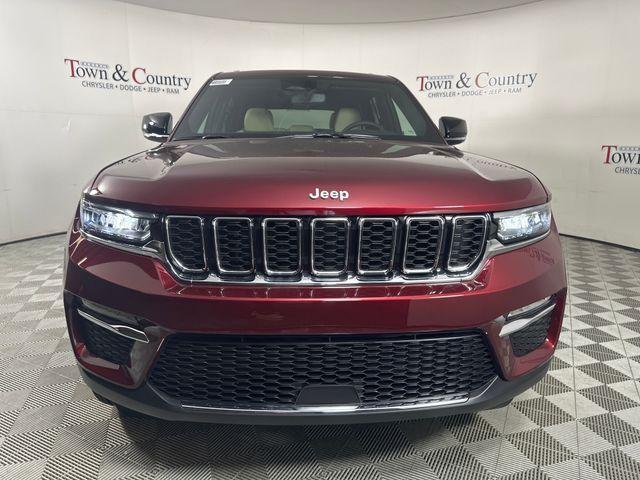 new 2025 Jeep Grand Cherokee car, priced at $42,295