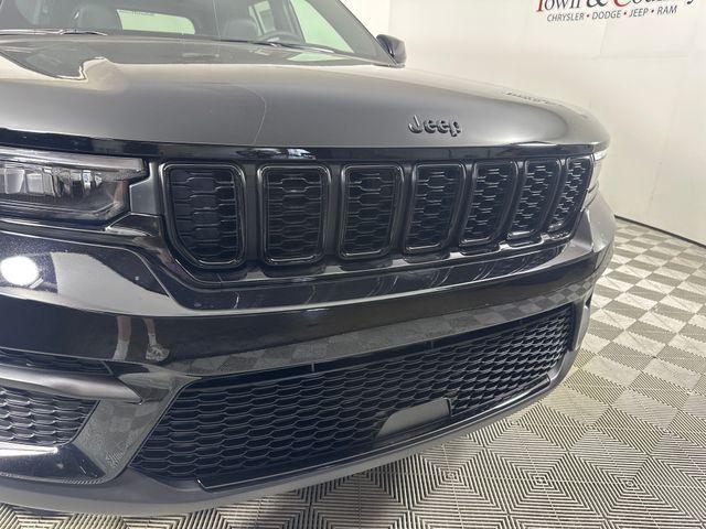new 2025 Jeep Grand Cherokee car, priced at $44,730