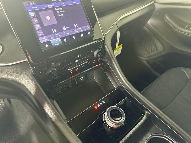new 2025 Jeep Grand Cherokee car, priced at $44,730