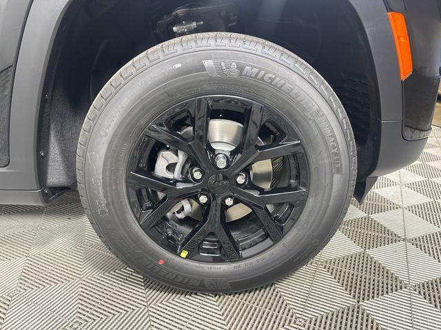 new 2025 Jeep Grand Cherokee car, priced at $44,730