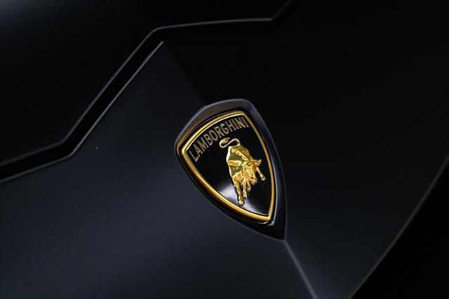 used 2022 Lamborghini Urus car, priced at $224,999