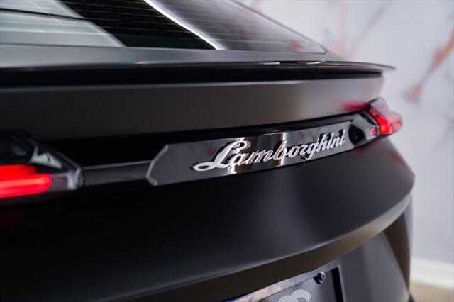 used 2022 Lamborghini Urus car, priced at $224,999