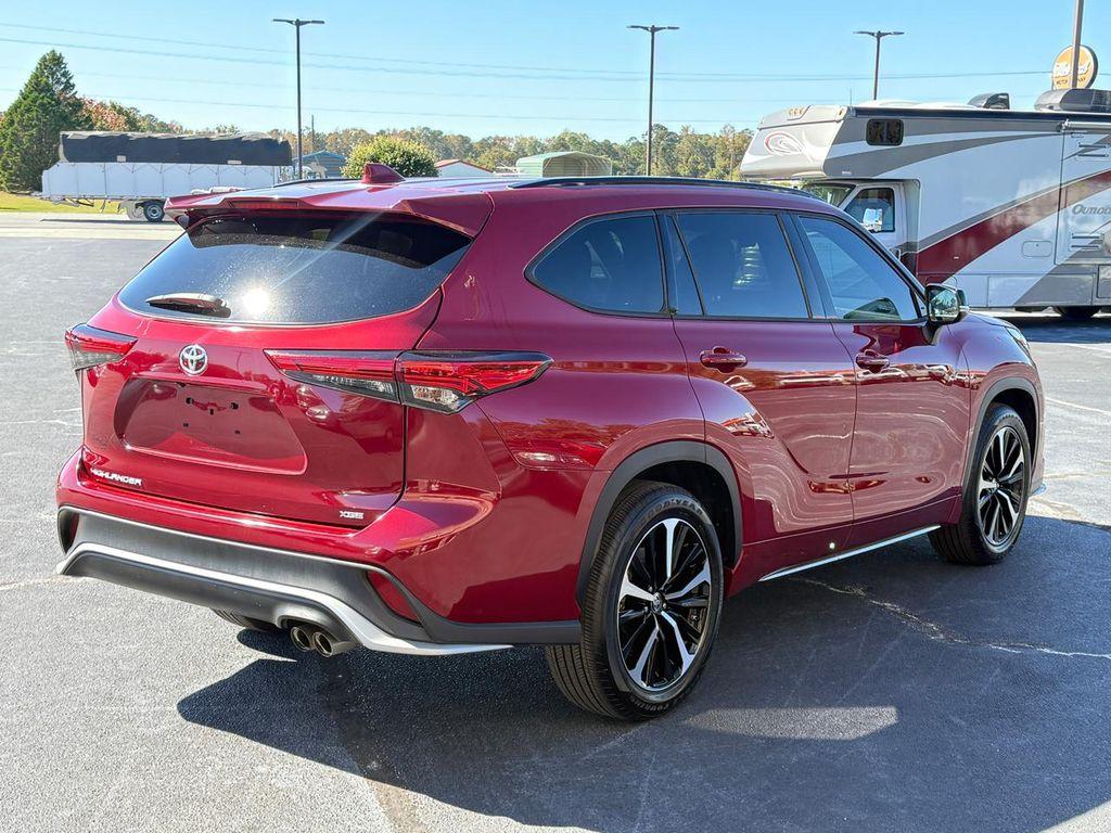 used 2021 Toyota Highlander car, priced at $29,999