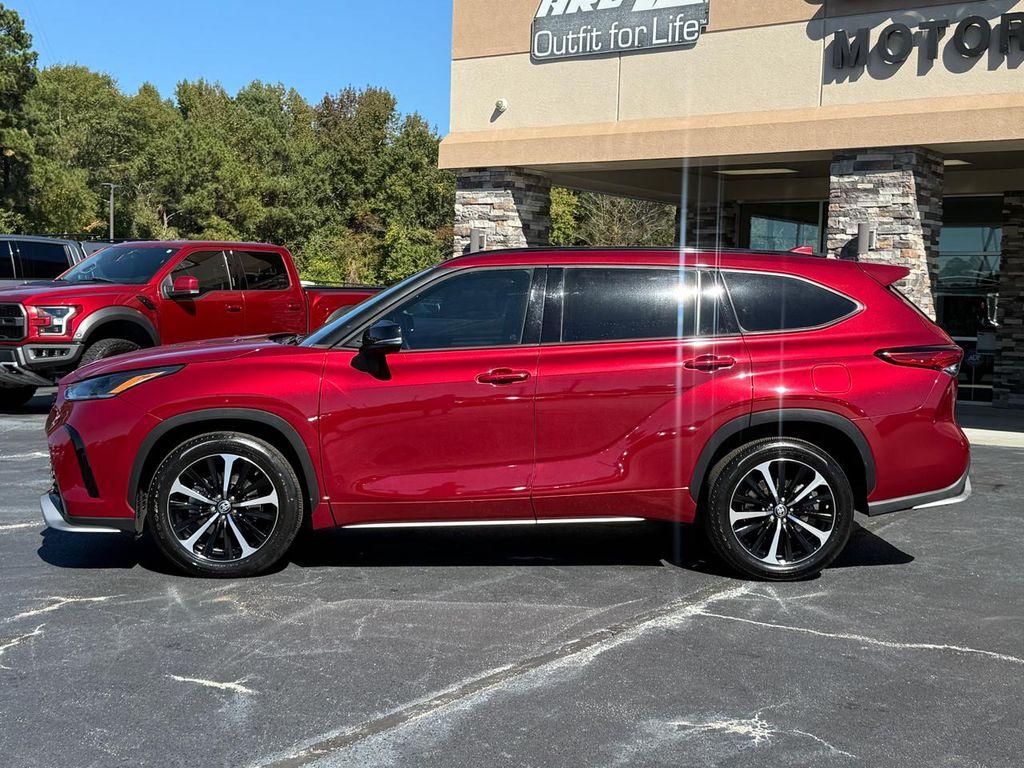 used 2021 Toyota Highlander car, priced at $29,999