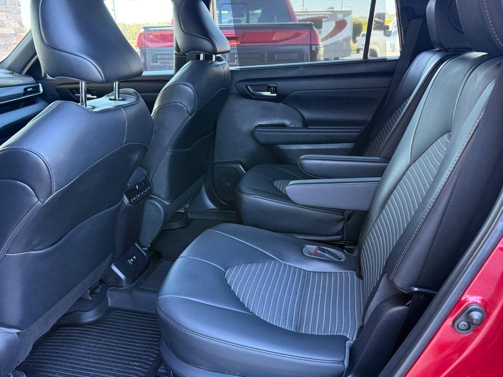 used 2021 Toyota Highlander car, priced at $29,999