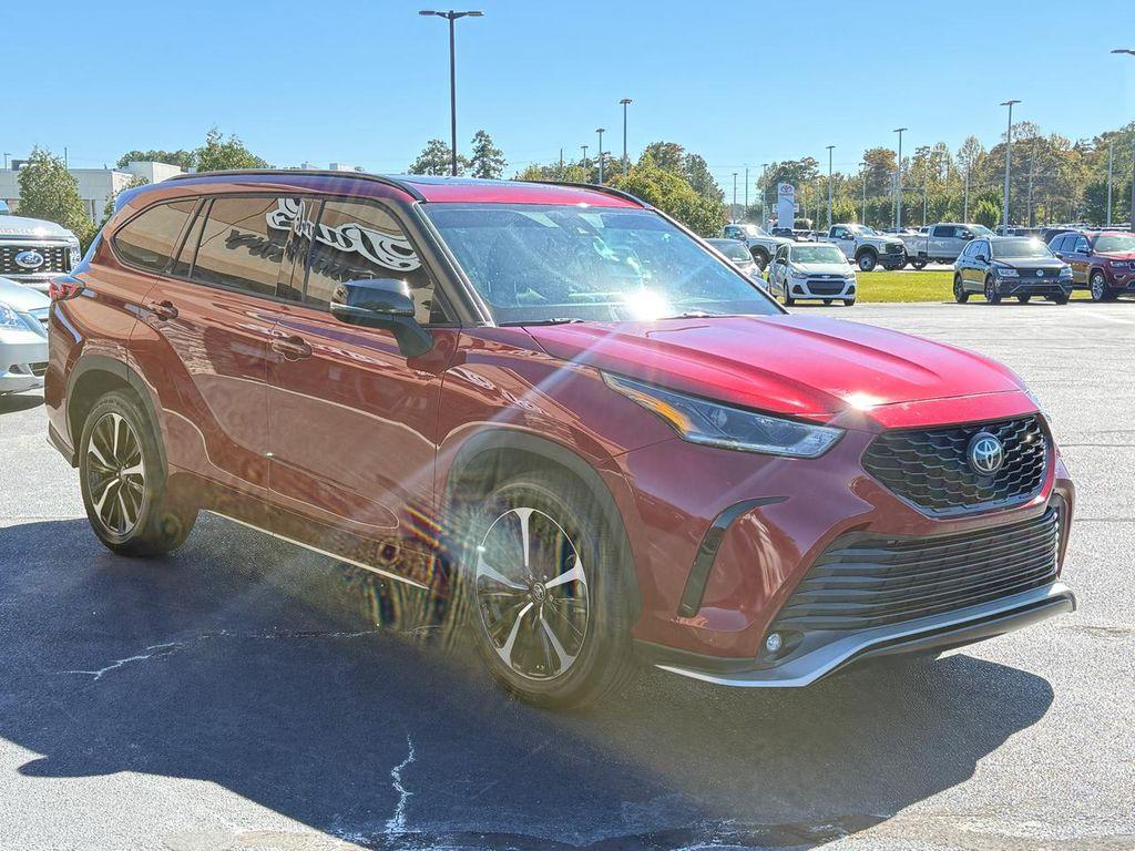 used 2021 Toyota Highlander car, priced at $29,999