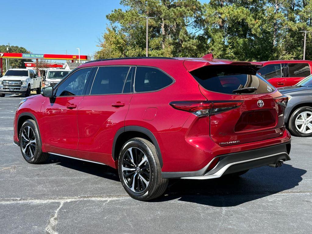 used 2021 Toyota Highlander car, priced at $29,999