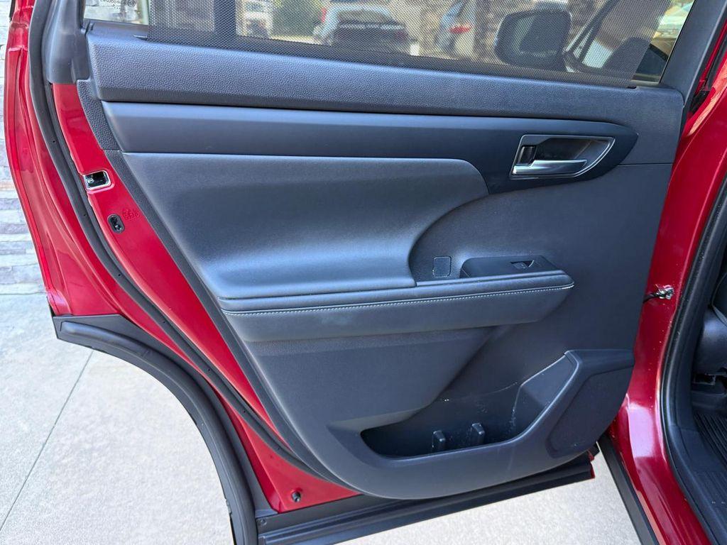 used 2021 Toyota Highlander car, priced at $29,999