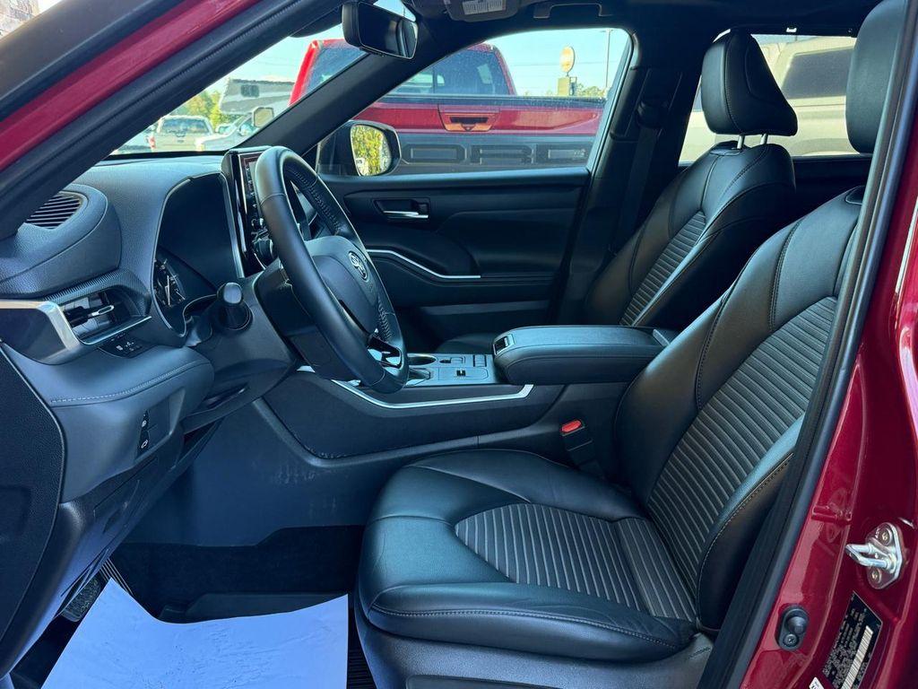 used 2021 Toyota Highlander car, priced at $29,999