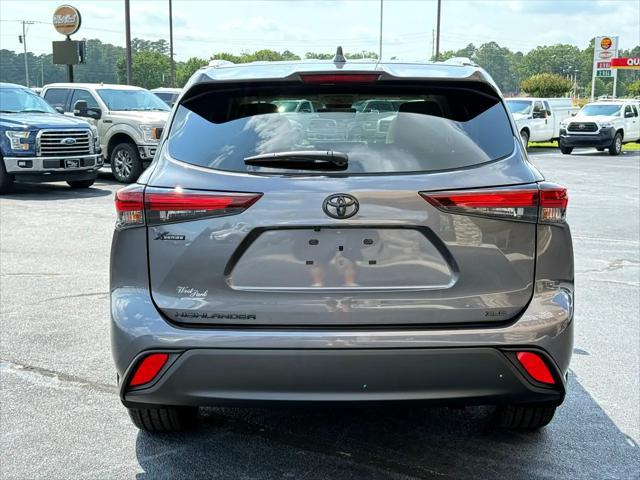 used 2024 Toyota Highlander car, priced at $45,999