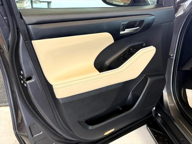 used 2024 Toyota Highlander car, priced at $45,999