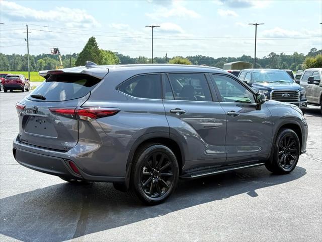 used 2024 Toyota Highlander car, priced at $45,999