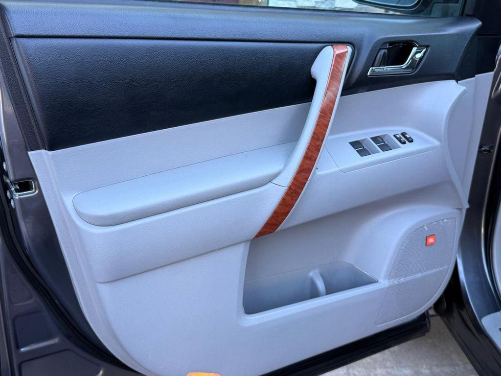 used 2010 Toyota Highlander car, priced at $8,999