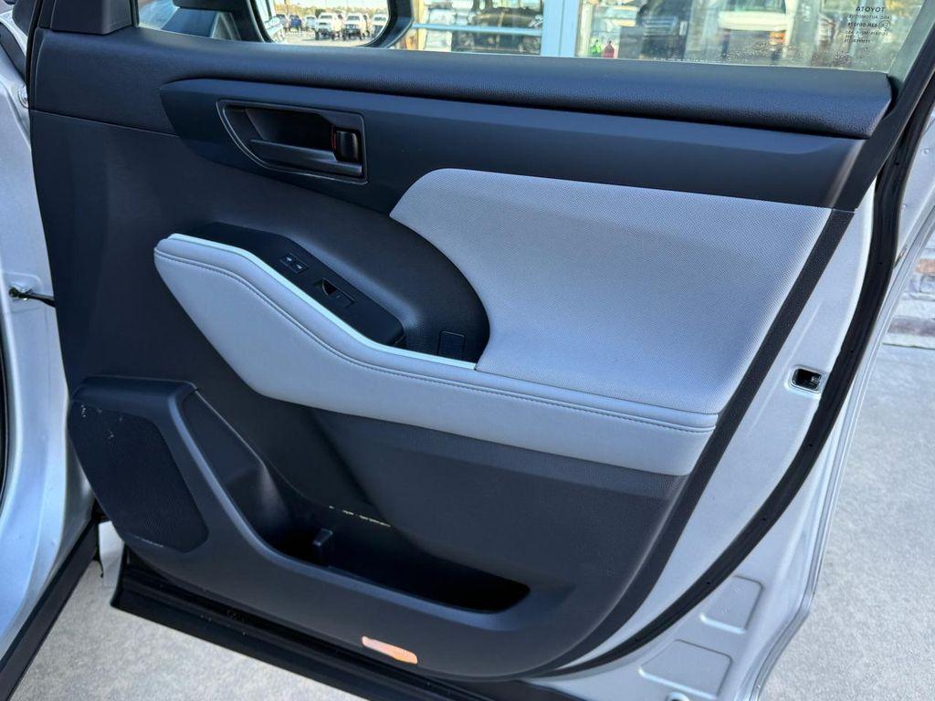 used 2021 Toyota Highlander car, priced at $29,750