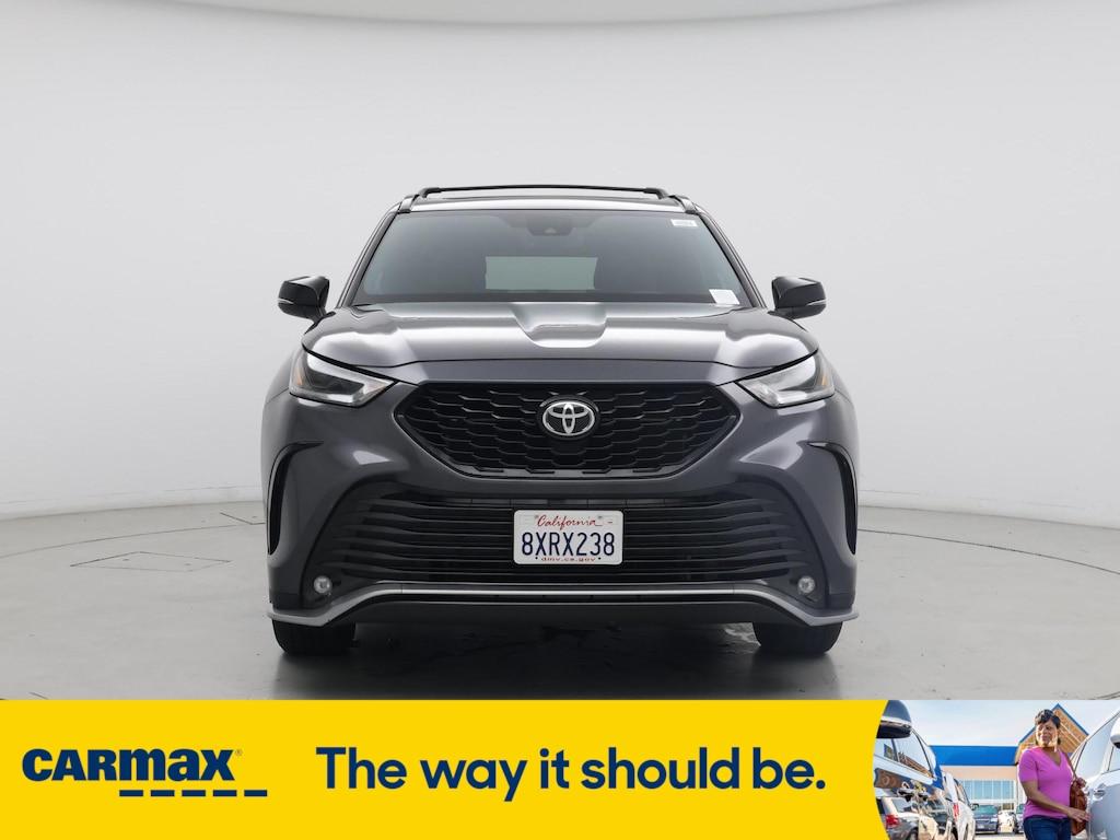 used 2021 Toyota Highlander car, priced at $33,998