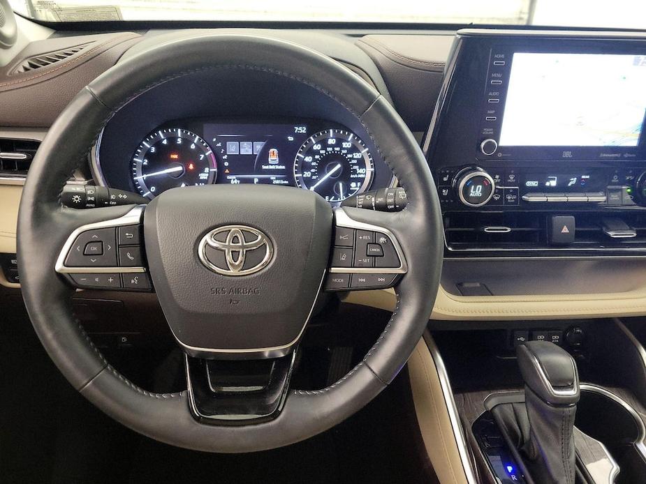 used 2021 Toyota Highlander car, priced at $37,998