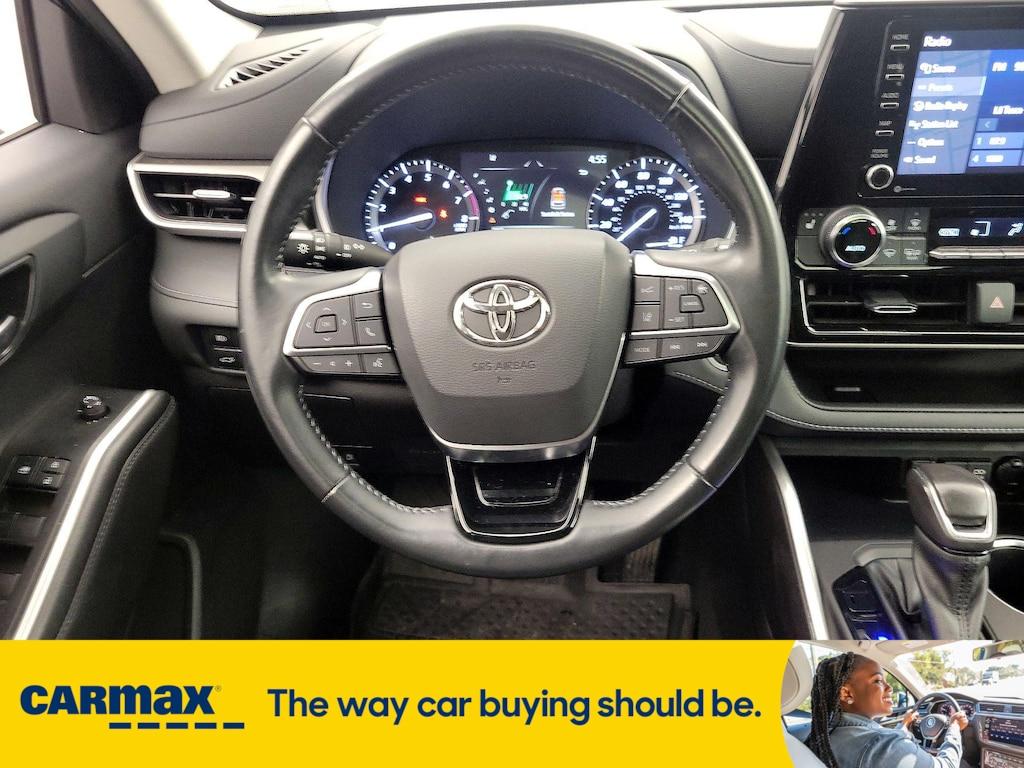 used 2021 Toyota Highlander car, priced at $36,998