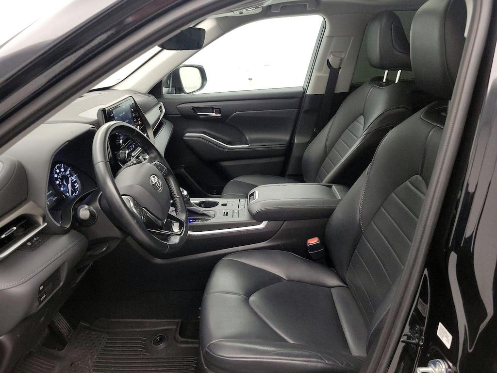 used 2021 Toyota Highlander car, priced at $36,998