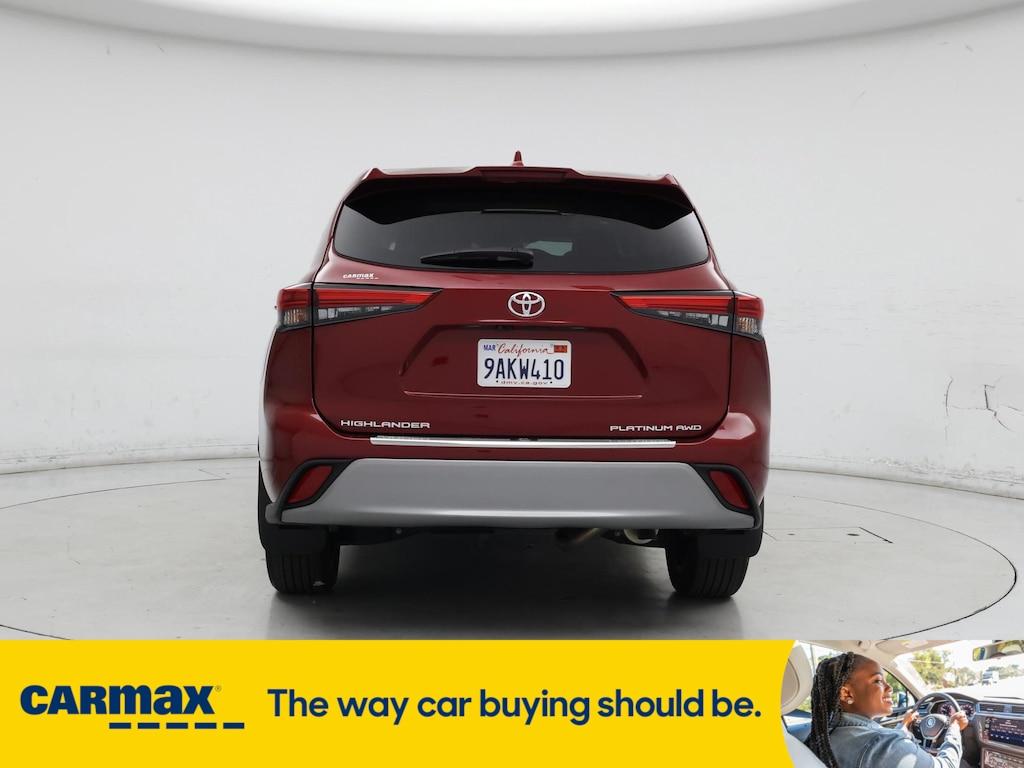 used 2022 Toyota Highlander car, priced at $44,998