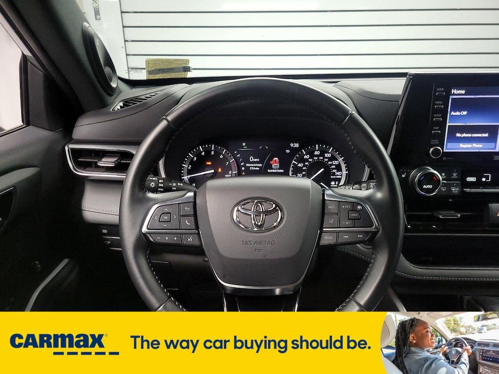 used 2021 Toyota Highlander car, priced at $36,998