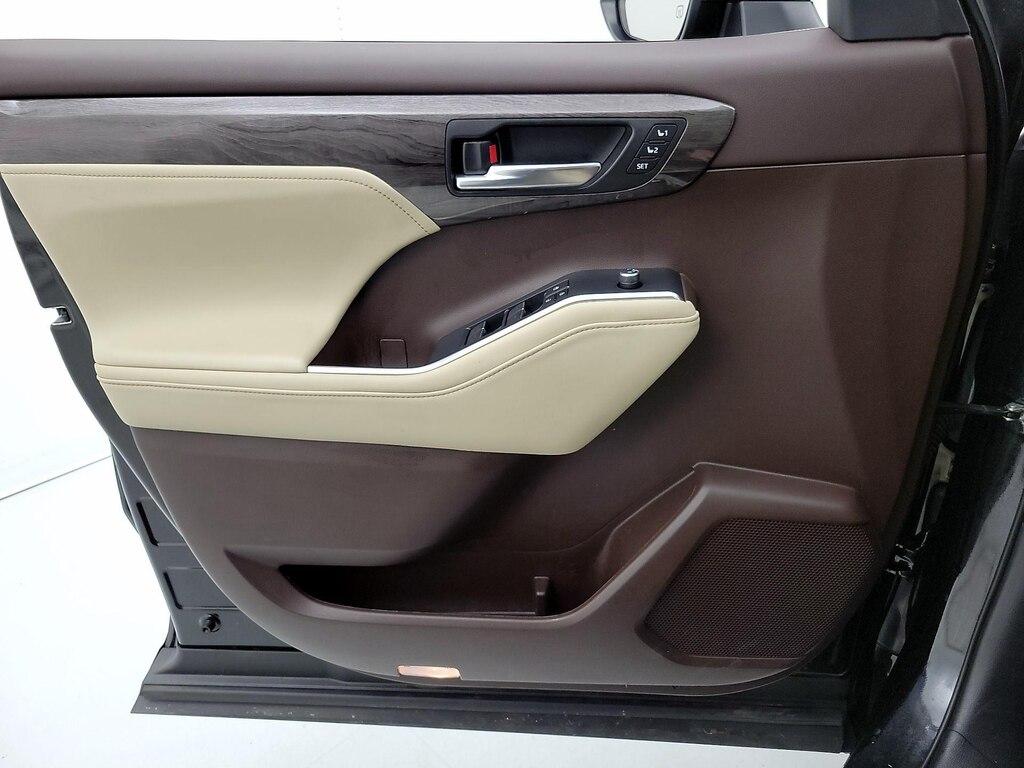 used 2022 Toyota Highlander car, priced at $41,998