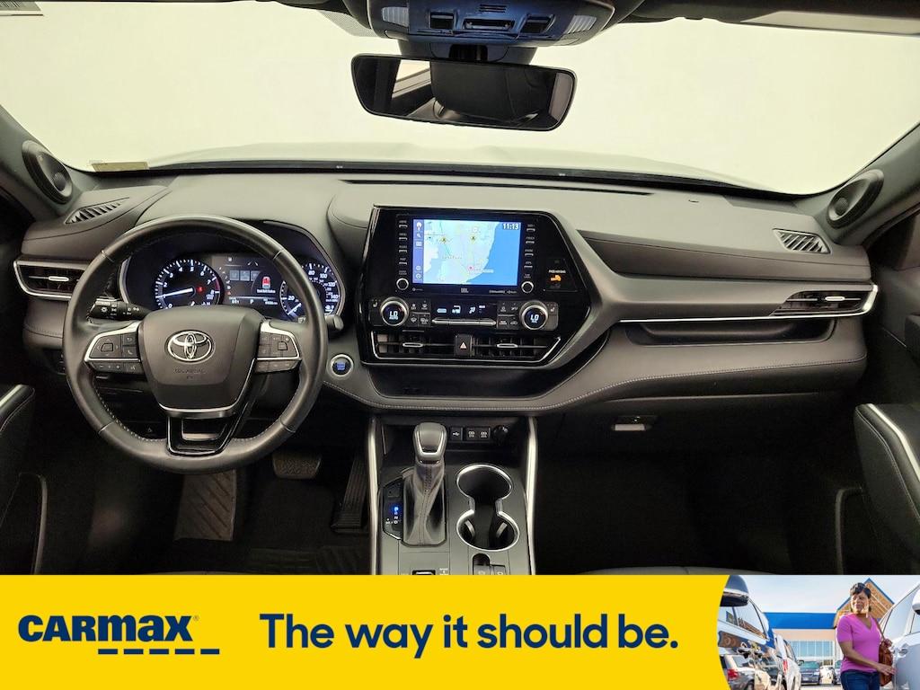 used 2021 Toyota Highlander car, priced at $35,998