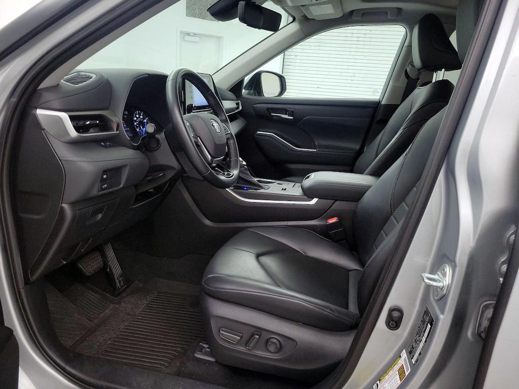 used 2021 Toyota Highlander Hybrid car, priced at $37,998